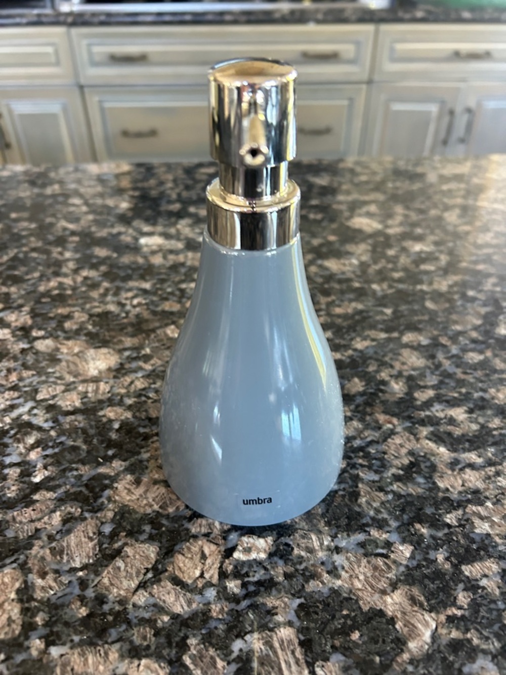 UMBRA DESIGN GRAY ACRYLIC WITH SILVER PUMP LOTION/ SOAP DISPENSER NWOT